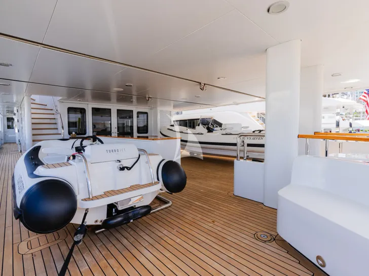 OCEAN'S SEVEN Kingship Magellan 110 - aft deck tender storage OCEAN'S SEVEN Kingship Magellan 110 - aft deck tender storage