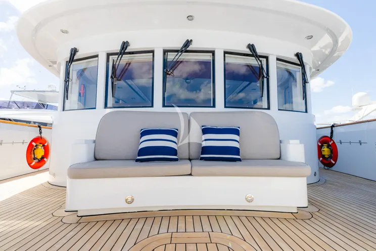 Charter Yacht OCEAN`S SEVEN - Kingship Magellan 110 - 5 Cabins - Nassau - Exumas - Bahamas