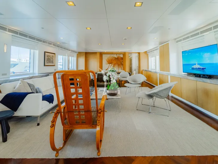 OCEAN'S SEVEN Kingship Magellan 110 - main saloon OCEAN'S SEVEN Kingship Magellan 110 - main saloon