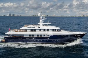 OCEAN`S SEVEN - Kingship Magellan 110 - 5 Cabins - Nassau - Exumas - Bahamas OCEAN`S SEVEN - Kingship Magellan 110 - 5 Cabins - Nassau - Exumas - Bahamas