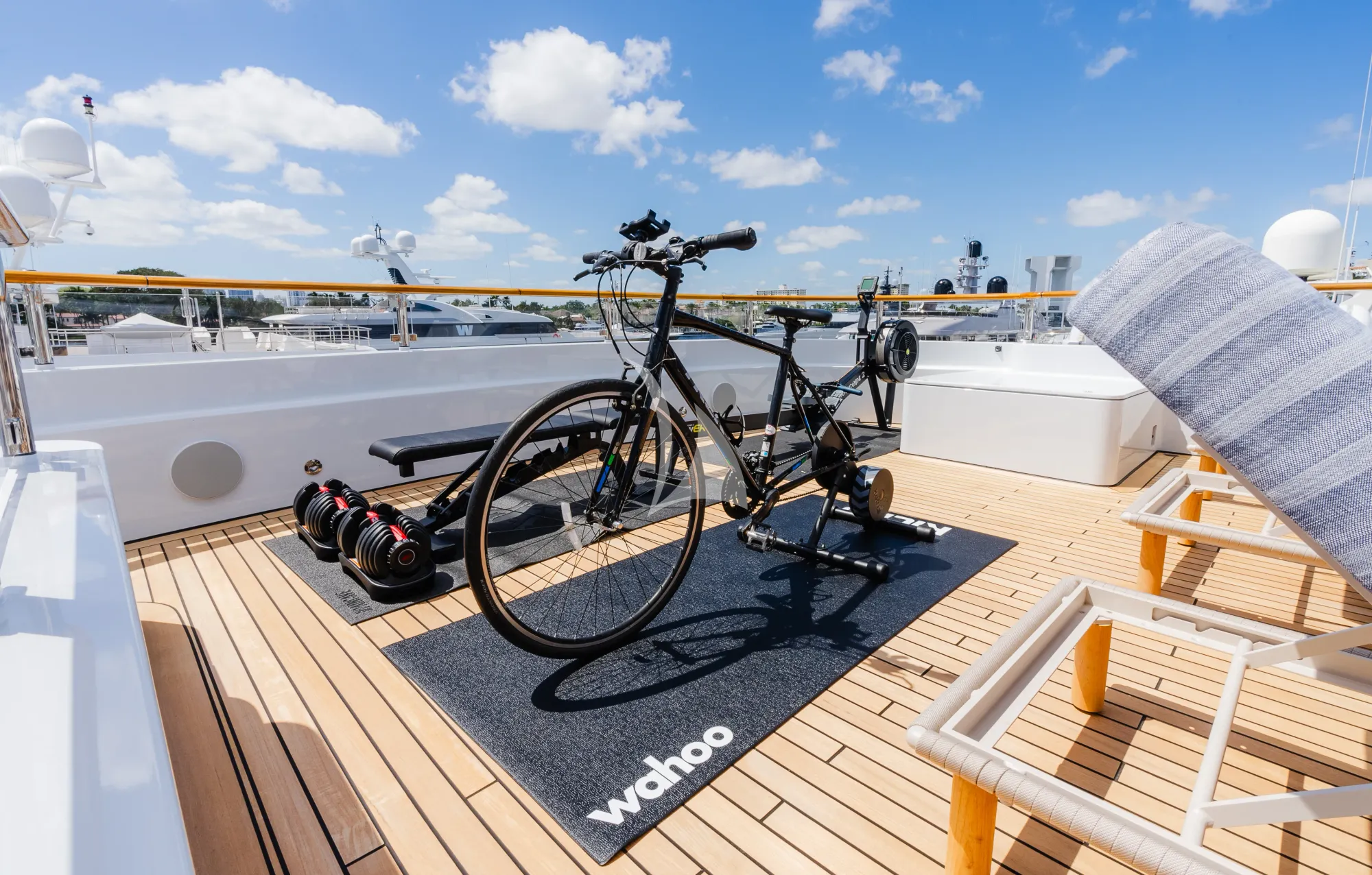 Charter Yacht OCEAN`S SEVEN - Kingship Magellan 110 - 5 Cabins - Nassau - Exumas - Bahamas