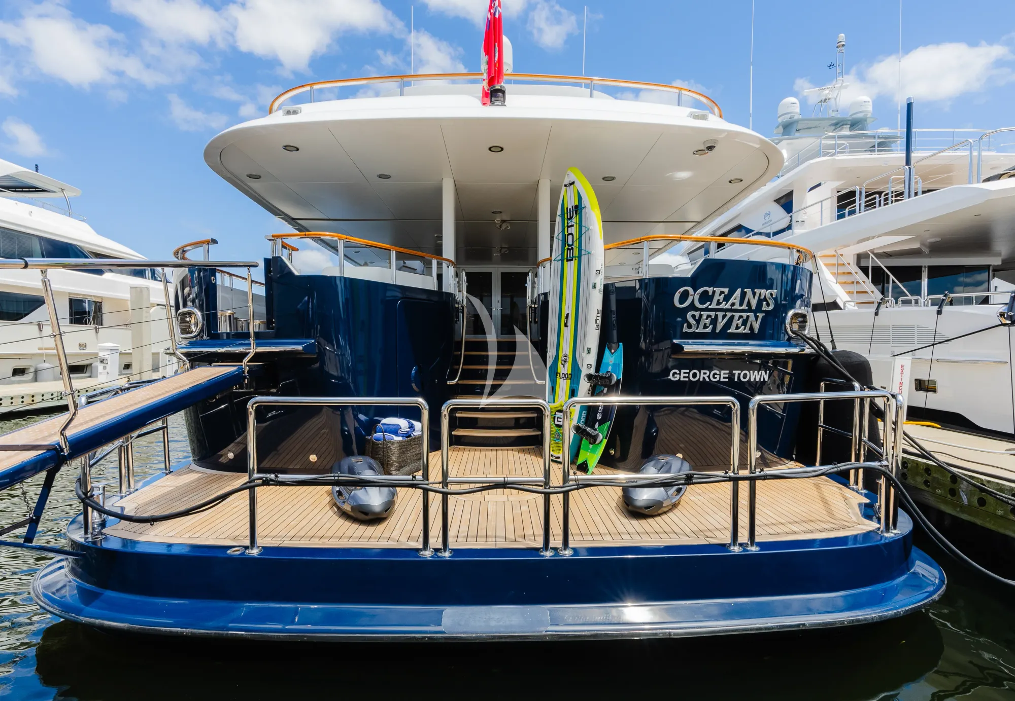 Charter Yacht OCEAN`S SEVEN - Kingship Magellan 110 - 5 Cabins - Nassau - Exumas - Bahamas