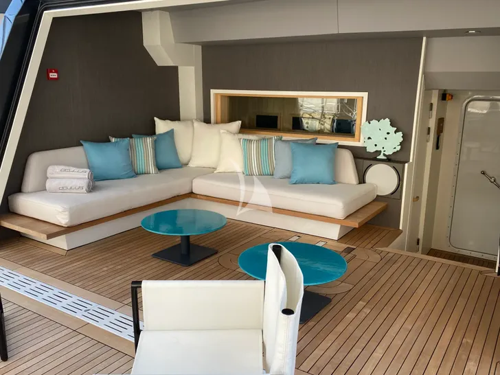 OCULUS 37m Numarine - beach club lounge OCULUS 37m Numarine - beach club lounge
