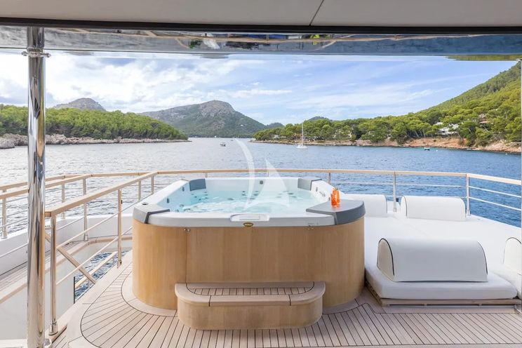 Charter Yacht OCULUS - Numarine 37 XP - 6 Cabins - Monaco - Cannes - St Tropez - French Riviera