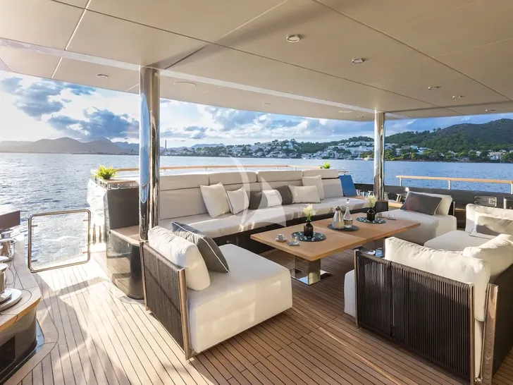 OCULUS 37m Numarine - main aft deck seating OCULUS 37m Numarine - main aft deck seating