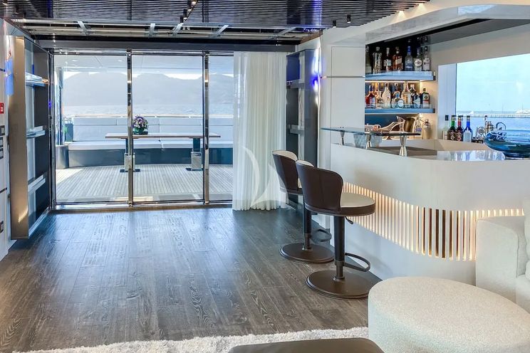 Charter Yacht OCULUS - Numarine 37 XP - 6 Cabins - Monaco - Cannes - St Tropez - French Riviera