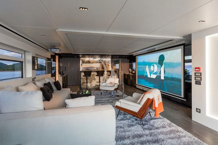 Charter Yacht OCULUS - Numarine 37 XP - 6 Cabins - Monaco - Cannes - St Tropez - French Riviera