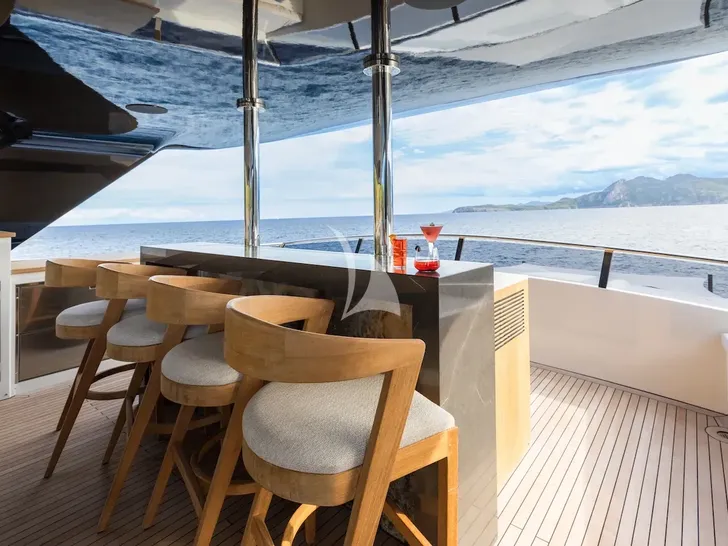OCULUS 37m Numarine - sun deck bar OCULUS 37m Numarine - sun deck bar