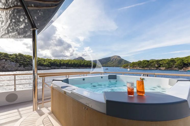 Charter Yacht OCULUS - Numarine 37 XP - 6 Cabins - Monaco - Cannes - St Tropez - French Riviera