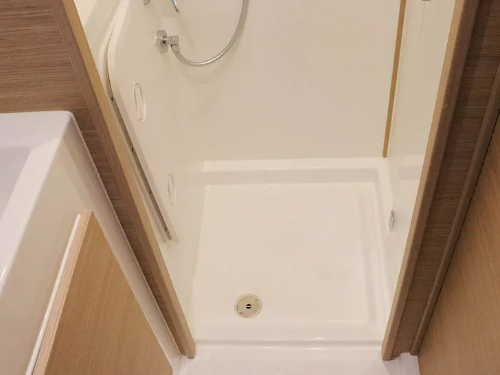 ODYSSEY Lagoon 42 - cabin 3 shower ODYSSEY Lagoon 42 - cabin 3 shower