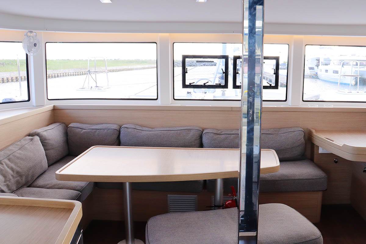 ODYSSEY Lagoon 42 - dining area