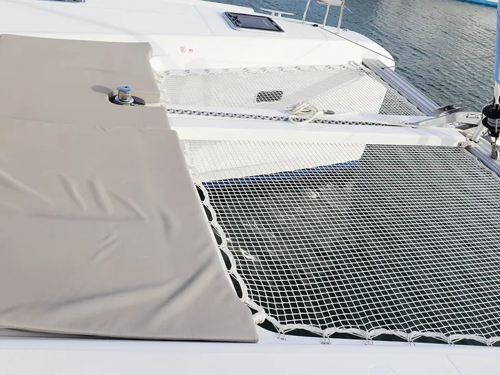ODYSSEY Lagoon 42 - foredeck sunbathing area ODYSSEY Lagoon 42 - foredeck sunbathing area