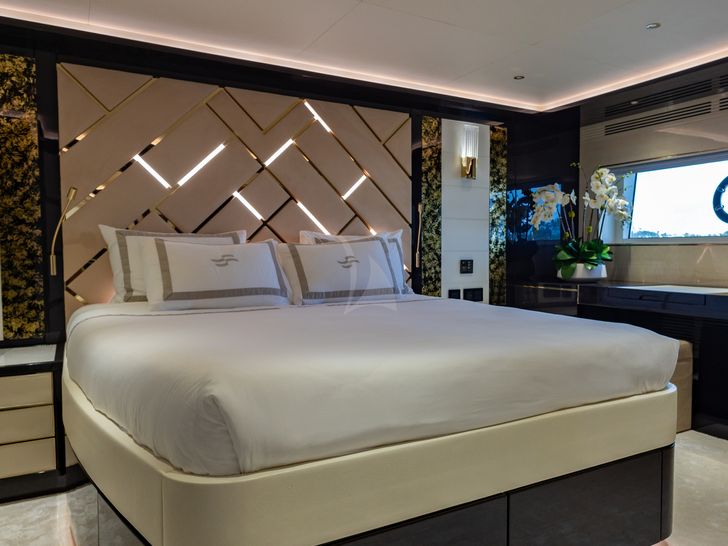 OLYMPUS Sirena 88 VIP cabin 1 OLYMPUS Sirena 88 VIP cabin 1