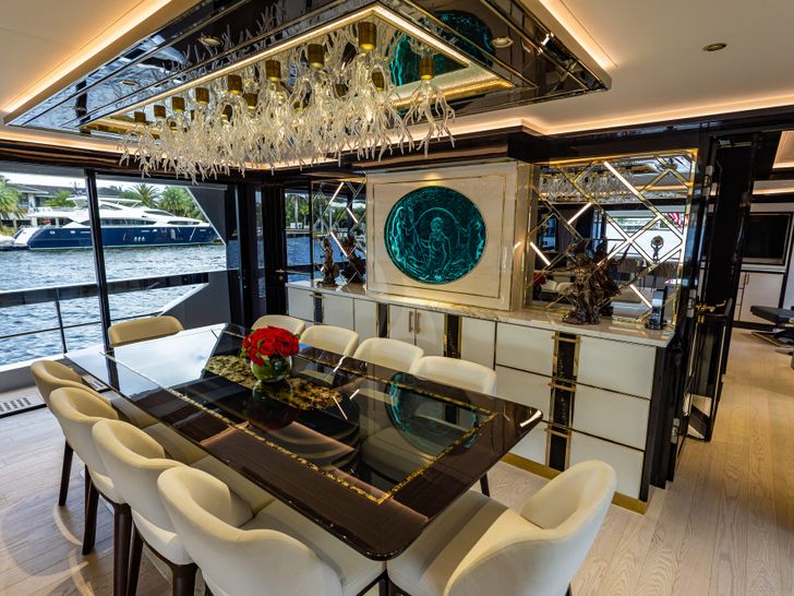 OLYMPUS Sirena 88 dining area OLYMPUS Sirena 88 dining area