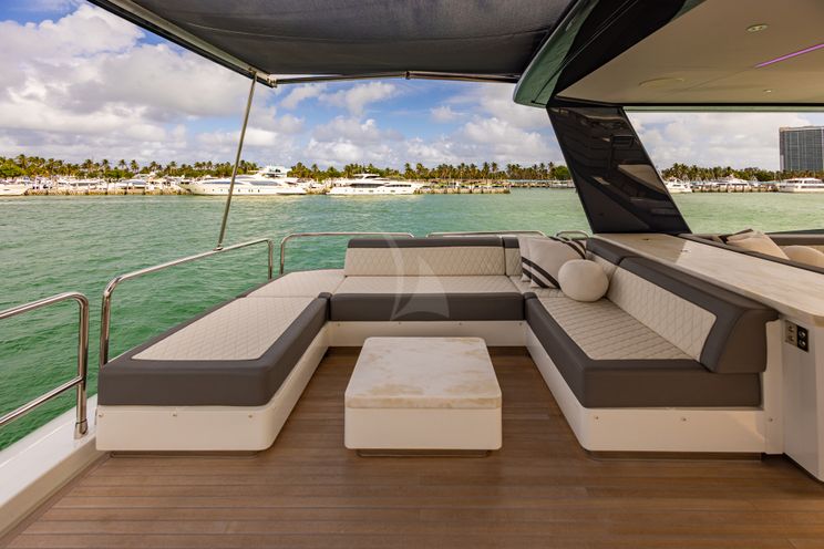Charter Yacht OLYMPUS - Sirena 88 - 5 Cabins - Nassau - Exumas - Bahamas