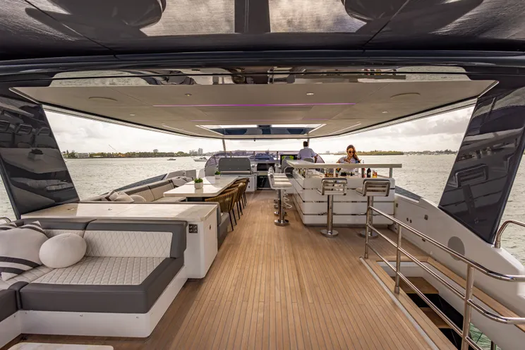 Charter Yacht OLYMPUS - Sirena 88 - 5 Cabins - Nassau - Exumas - Bahamas