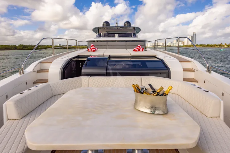 Charter Yacht OLYMPUS - Sirena 88 - 5 Cabins - Nassau - Exumas - Bahamas