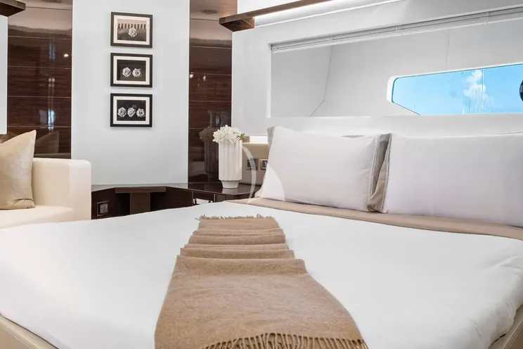 Charter Yacht OMNIA - Pearl 78 - 4 Cabins - Cannes - Monaco - St Tropez - French Riviera