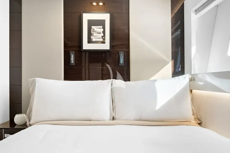 Charter Yacht OMNIA - Pearl 78 - 4 Cabins - Cannes - Monaco - St Tropez - French Riviera