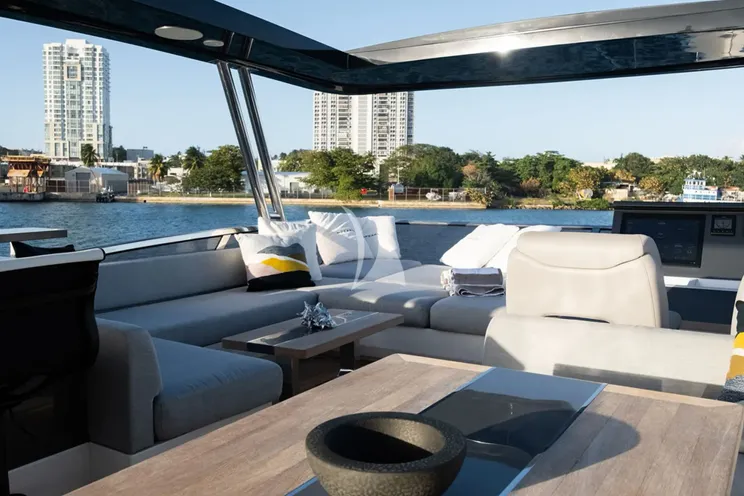 Charter Yacht OMNIA - Pearl 78 - 4 Cabins - Cannes - Monaco - St Tropez - French Riviera