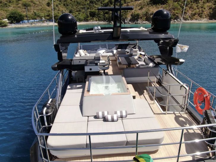 OMNIA Pearl 78 - flybridge OMNIA Pearl 78 - flybridge