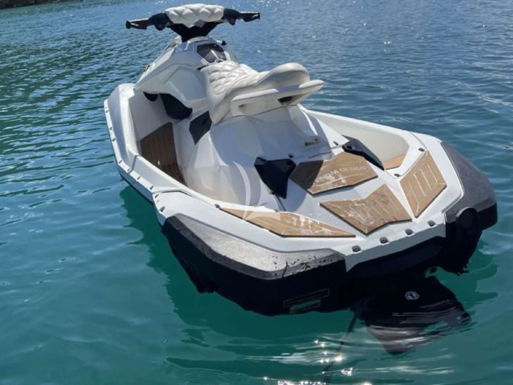 OMNIA Pearl 78 - jet ski OMNIA Pearl 78 - jet ski