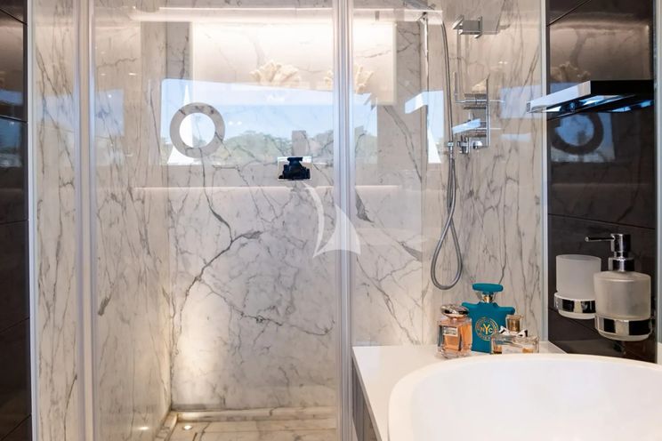 Charter Yacht OMNIA - Pearl 78 - 4 Cabins - Cannes - Monaco - St Tropez - French Riviera