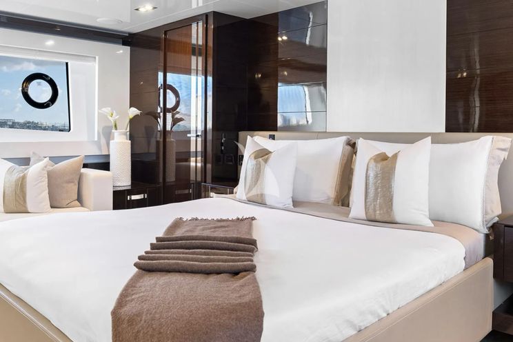 Charter Yacht OMNIA - Pearl 78 - 4 Cabins - Cannes - Monaco - St Tropez - French Riviera