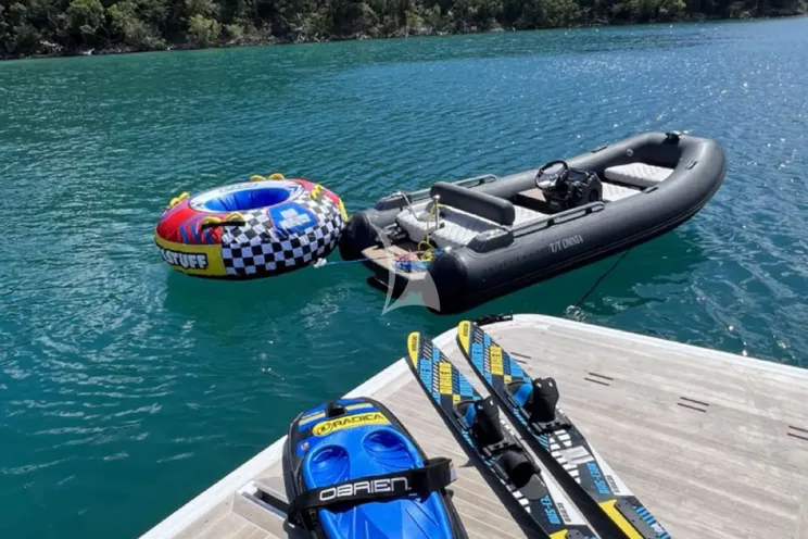 Charter Yacht OMNIA - Pearl 78 - 4 Cabins - Cannes - Monaco - St Tropez - French Riviera