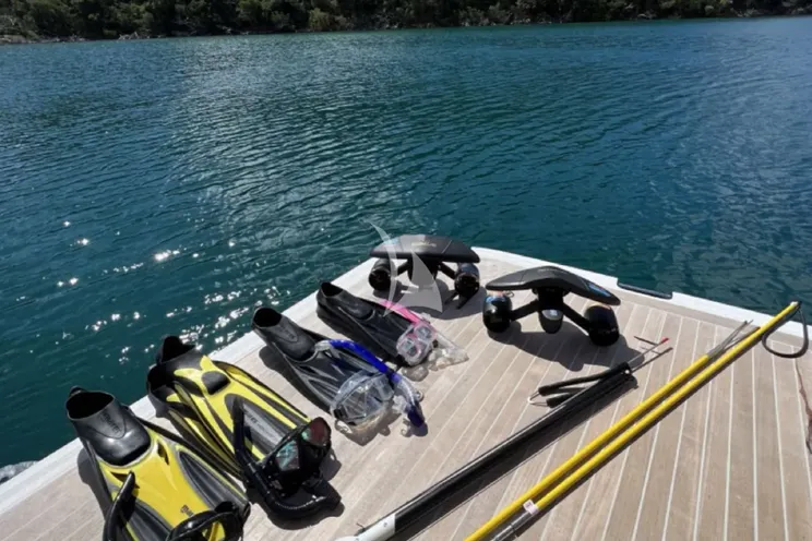 Charter Yacht OMNIA - Pearl 78 - 4 Cabins - Cannes - Monaco - St Tropez - French Riviera