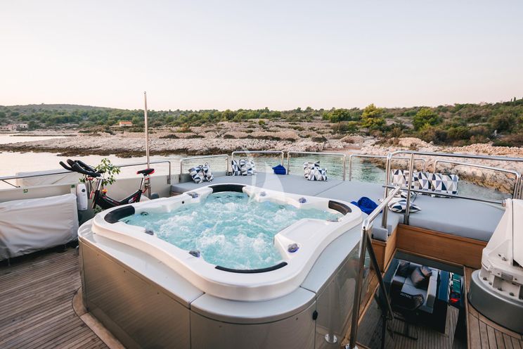 Charter Yacht ONE BLUE - Frank Mulder Oceanline 38 m - 6 Cabins - Split - Dubrovnik - Hvar - Croatia