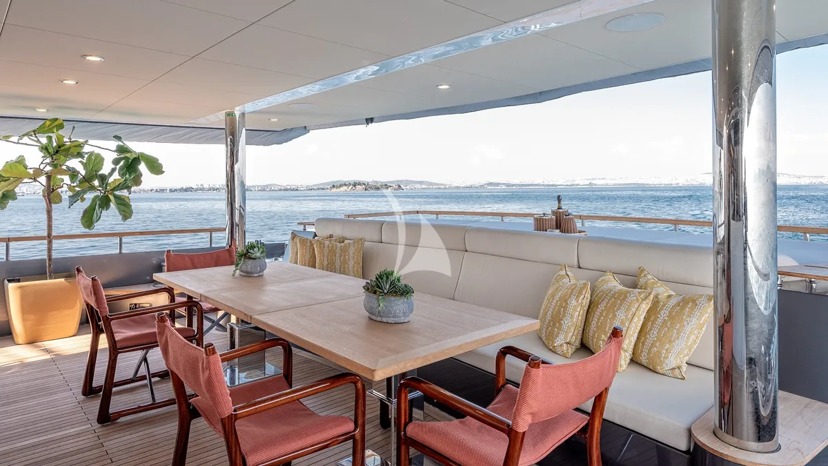 Charter Yacht ONE ZERO - Numarine 37XP - 6 Cabins - St Tropez - Nice - Antibes - Monaco - Cannes - French Riviera