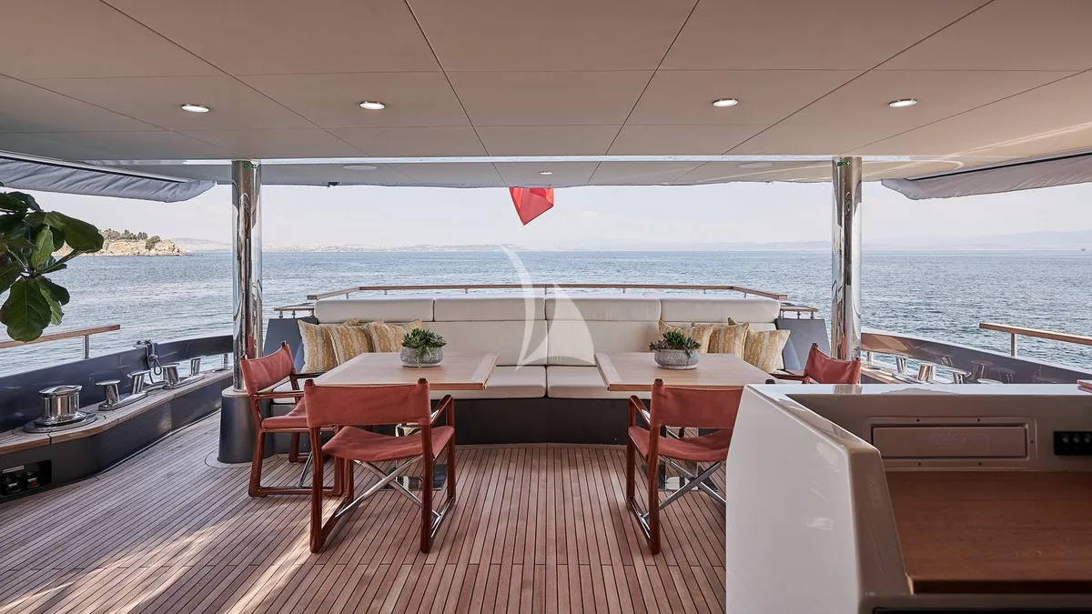 Charter Yacht ONE ZERO - Numarine 37XP - 6 Cabins - St Tropez - Nice - Antibes - Monaco - Cannes - French Riviera