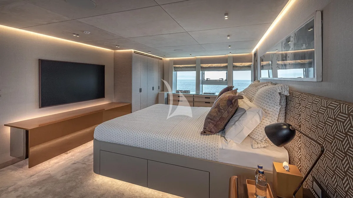 Charter Yacht ONE ZERO - Numarine 37XP - 6 Cabins - St Tropez - Nice - Antibes - Monaco - Cannes - French Riviera