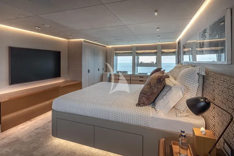 Charter Yacht ONE ZERO - Numarine 37XP - 6 Cabins - St Tropez - Nice - Antibes - Monaco - Cannes - French Riviera