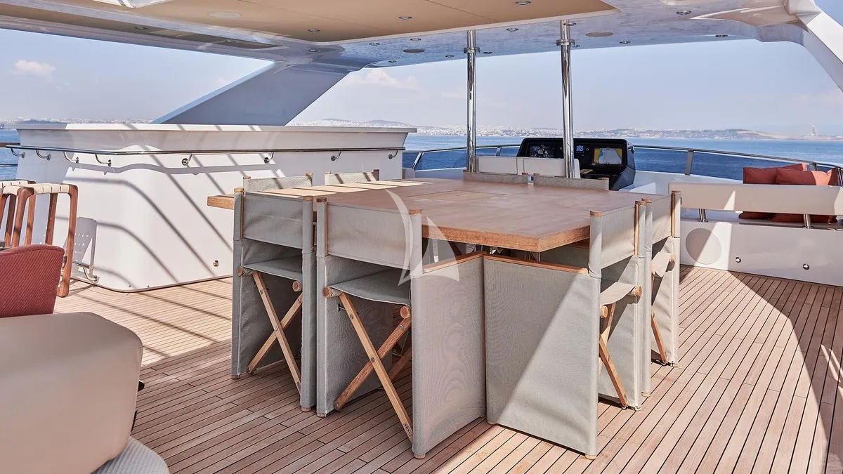 Charter Yacht ONE ZERO - Numarine 37XP - 6 Cabins - St Tropez - Nice - Antibes - Monaco - Cannes - French Riviera