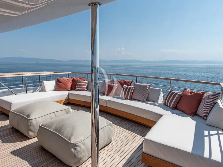ONE ZERO Numarine 37XP - flybridge seating with overlooking view ONE ZERO Numarine 37XP - flybridge seating with overlooking view