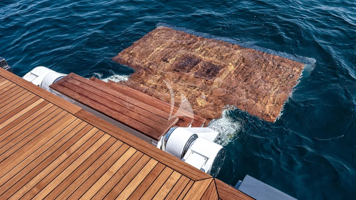 Charter Yacht ONE ZERO - Numarine 37XP - 6 Cabins - St Tropez - Nice - Antibes - Monaco - Cannes - French Riviera