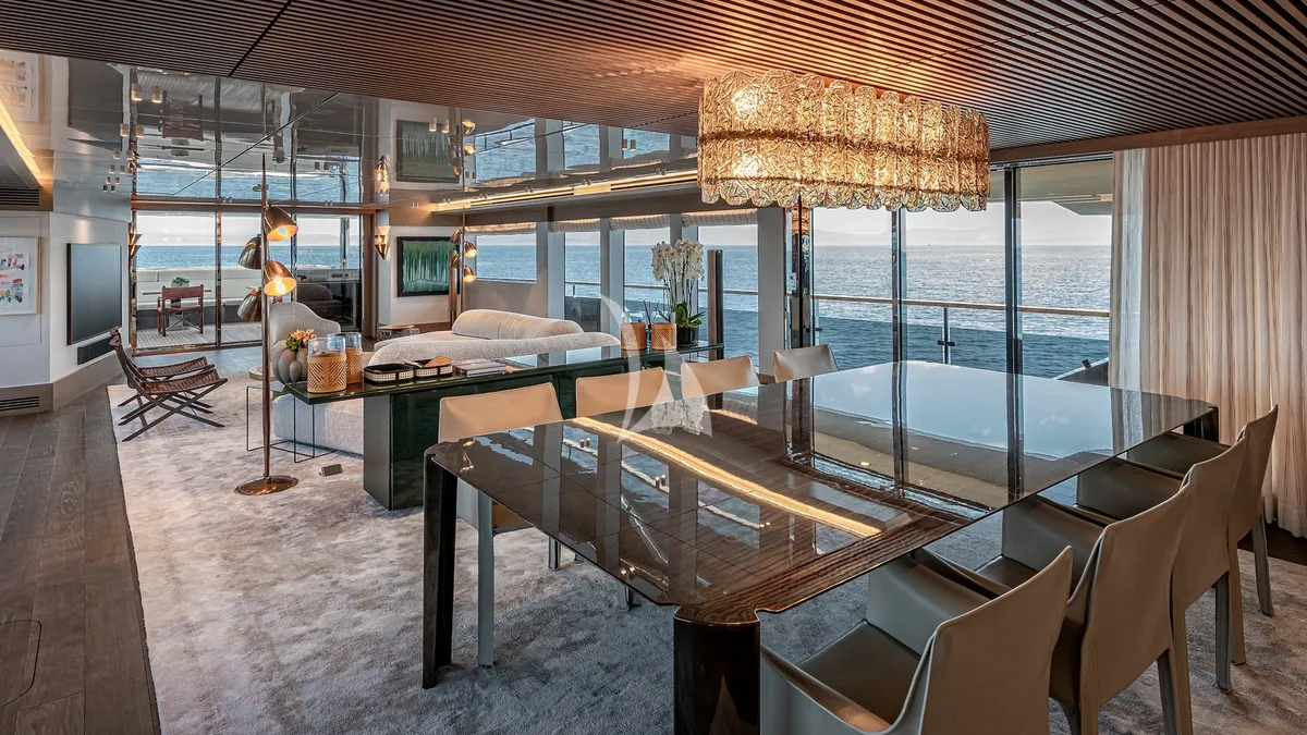 Charter Yacht ONE ZERO - Numarine 37XP - 6 Cabins - St Tropez - Nice - Antibes - Monaco - Cannes - French Riviera