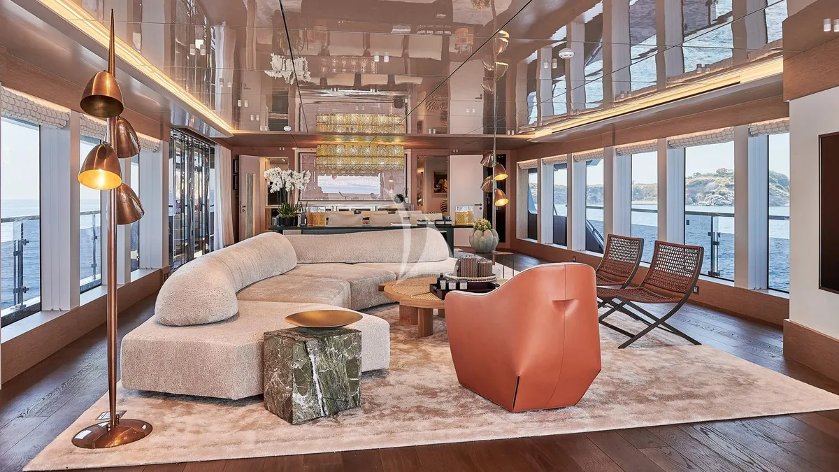 Charter Yacht ONE ZERO - Numarine 37XP - 6 Cabins - St Tropez - Nice - Antibes - Monaco - Cannes - French Riviera