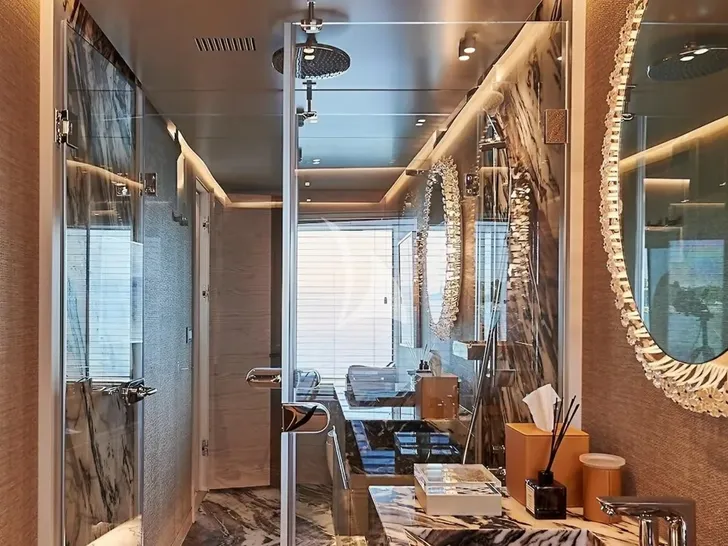 ONE ZERO Numarine 37XP - master cabin bathroom ONE ZERO Numarine 37XP - master cabin bathroom