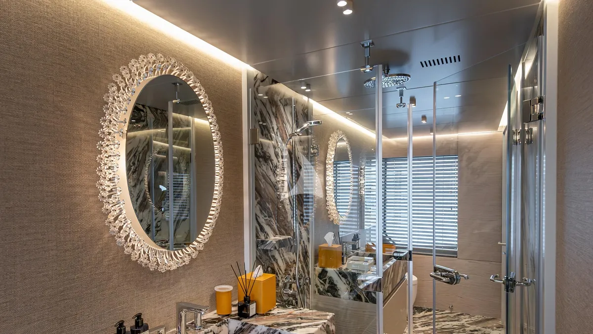 Charter Yacht ONE ZERO - Numarine 37XP - 6 Cabins - St Tropez - Nice - Antibes - Monaco - Cannes - French Riviera