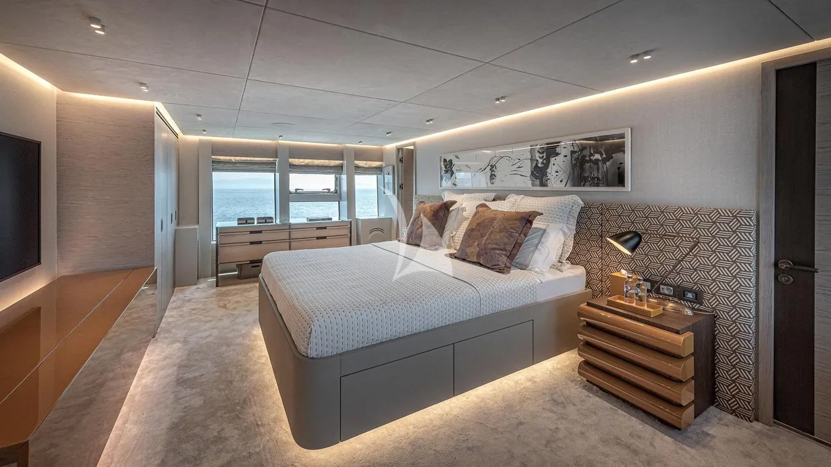 Charter Yacht ONE ZERO - Numarine 37XP - 6 Cabins - St Tropez - Nice - Antibes - Monaco - Cannes - French Riviera