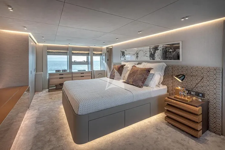 Charter Yacht ONE ZERO - Numarine 37XP - 6 Cabins - St Tropez - Nice - Antibes - Monaco - Cannes - French Riviera