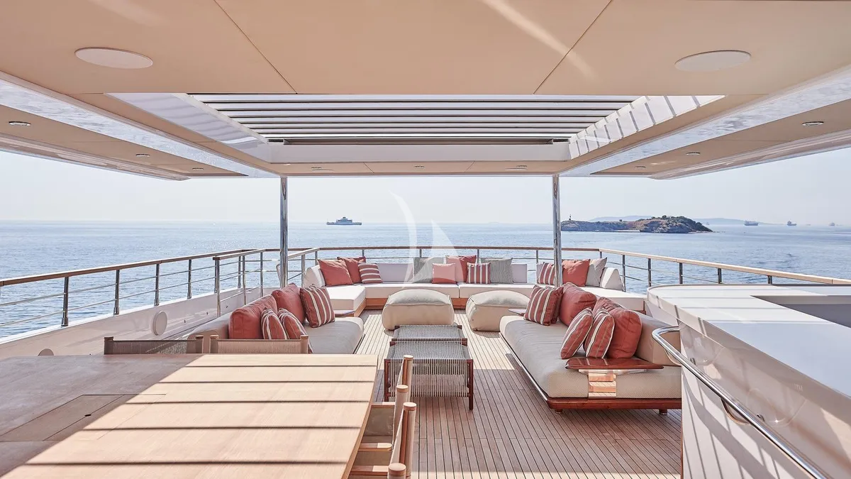 Charter Yacht ONE ZERO - Numarine 37XP - 6 Cabins - St Tropez - Nice - Antibes - Monaco - Cannes - French Riviera