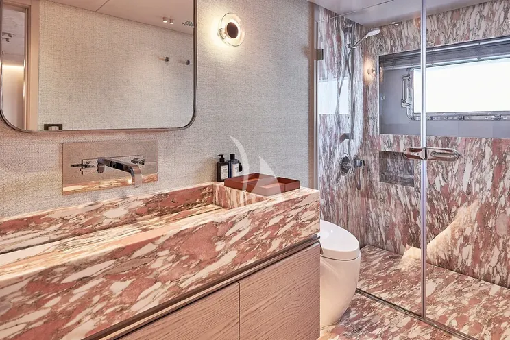 Charter Yacht ONE ZERO - Numarine 37XP - 6 Cabins - St Tropez - Nice - Antibes - Monaco - Cannes - French Riviera