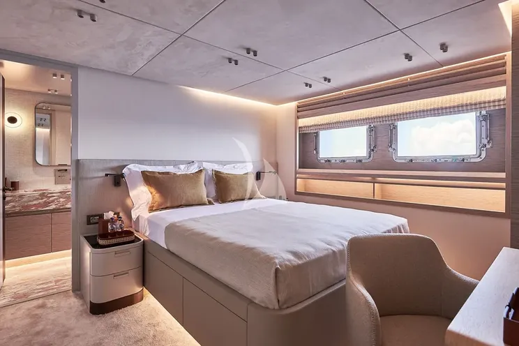 Charter Yacht ONE ZERO - Numarine 37XP - 6 Cabins - St Tropez - Nice - Antibes - Monaco - Cannes - French Riviera
