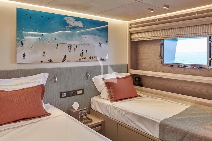 Charter Yacht ONE ZERO - Numarine 37XP - 6 Cabins - St Tropez - Nice - Antibes - Monaco - Cannes - French Riviera