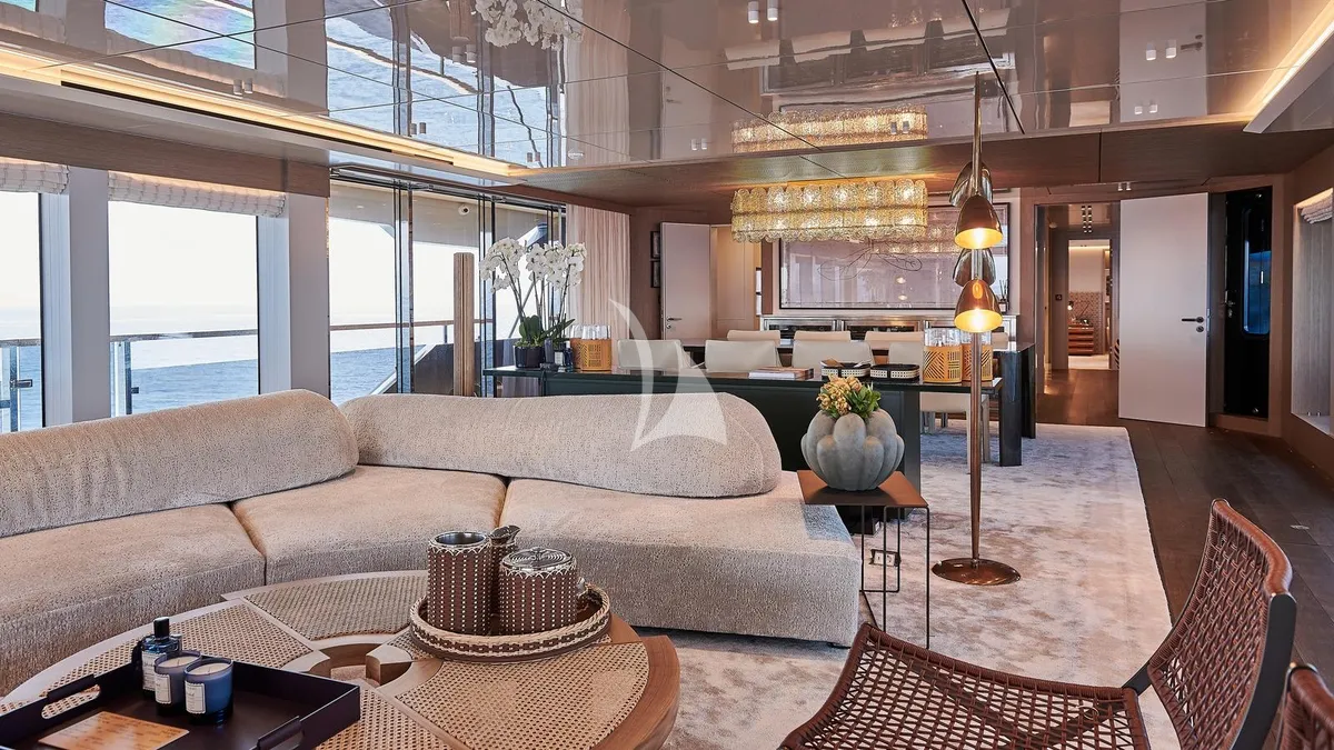 Charter Yacht ONE ZERO - Numarine 37XP - 6 Cabins - St Tropez - Nice - Antibes - Monaco - Cannes - French Riviera