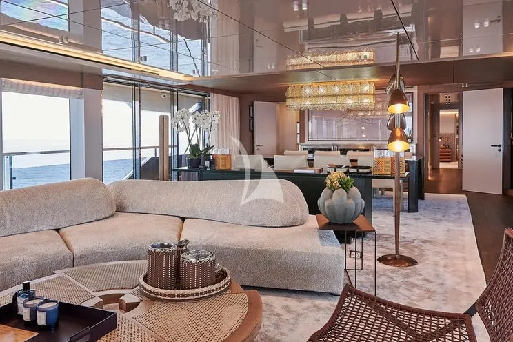 Charter Yacht ONE ZERO - Numarine 37XP - 6 Cabins - St Tropez - Nice - Antibes - Monaco - Cannes - French Riviera